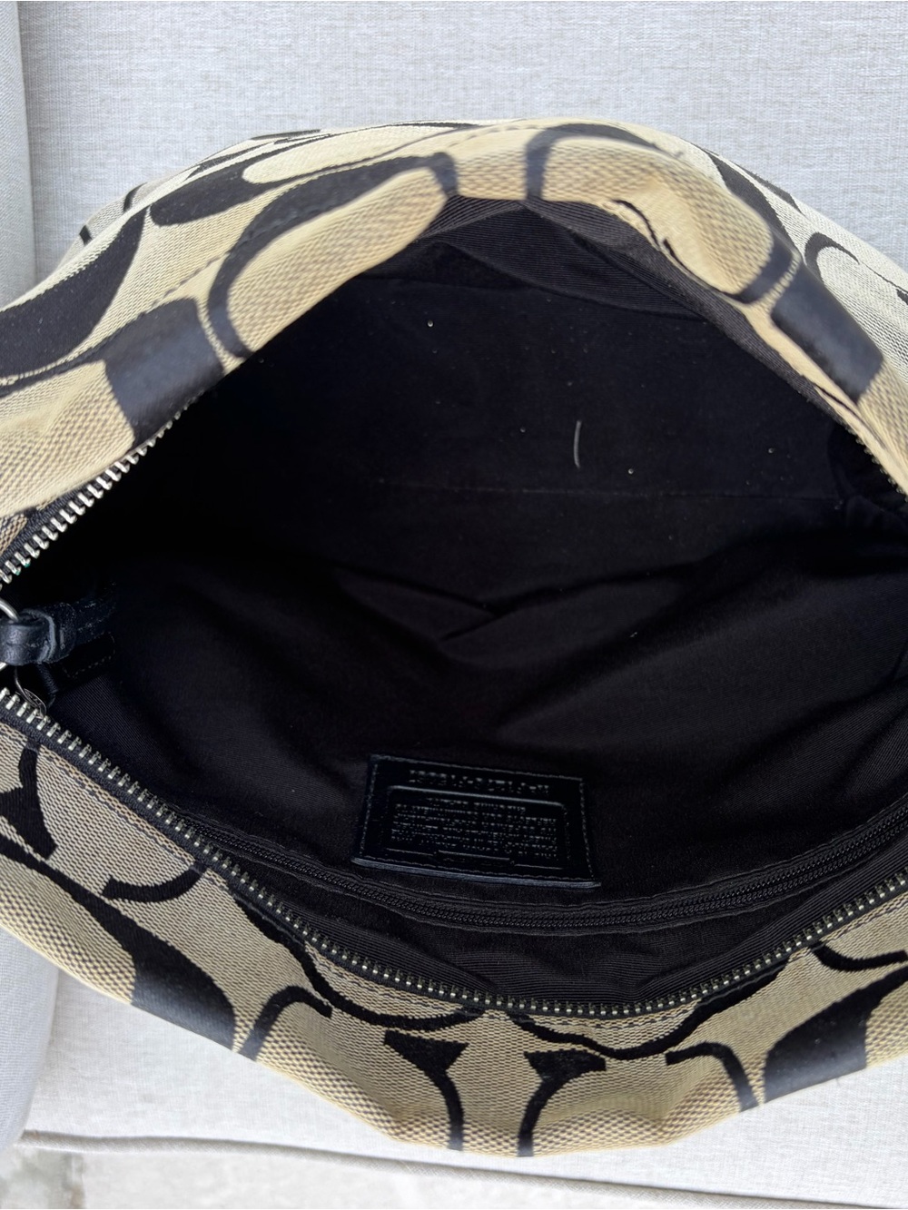 Coach Black Signature Pattern Shoulder Bag - Picture 4 of 6
